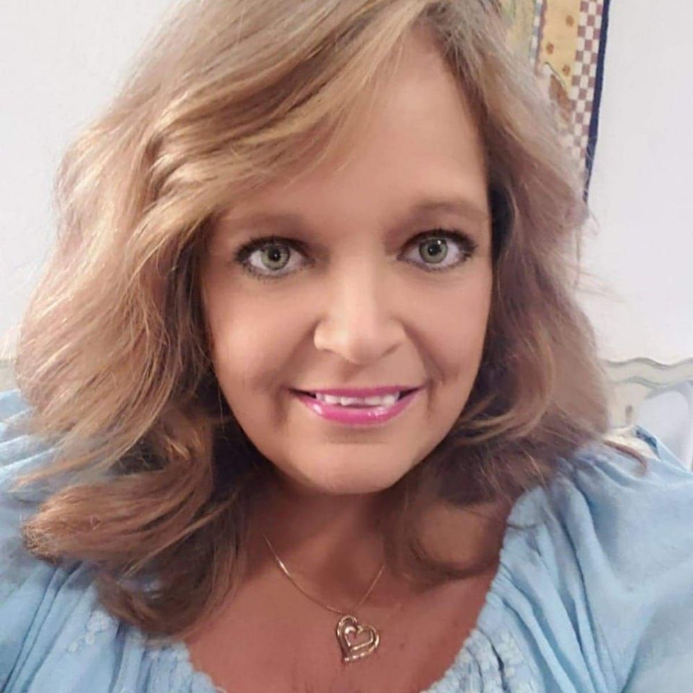 Meet your Posher, Angela